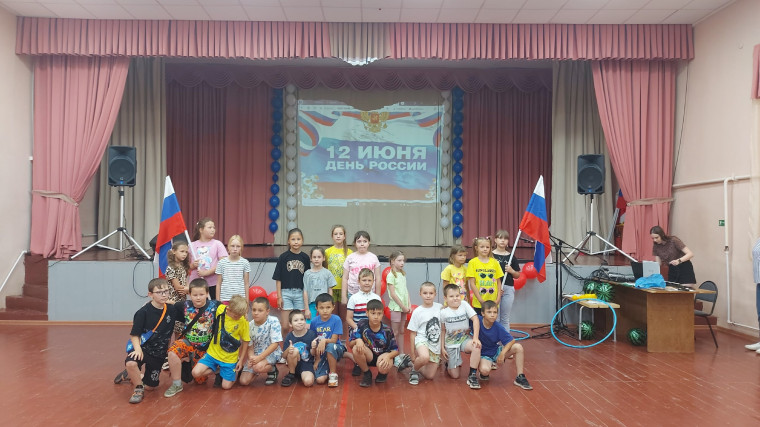 В летнем лагере прошли мероприятия, посвященные Дню России.